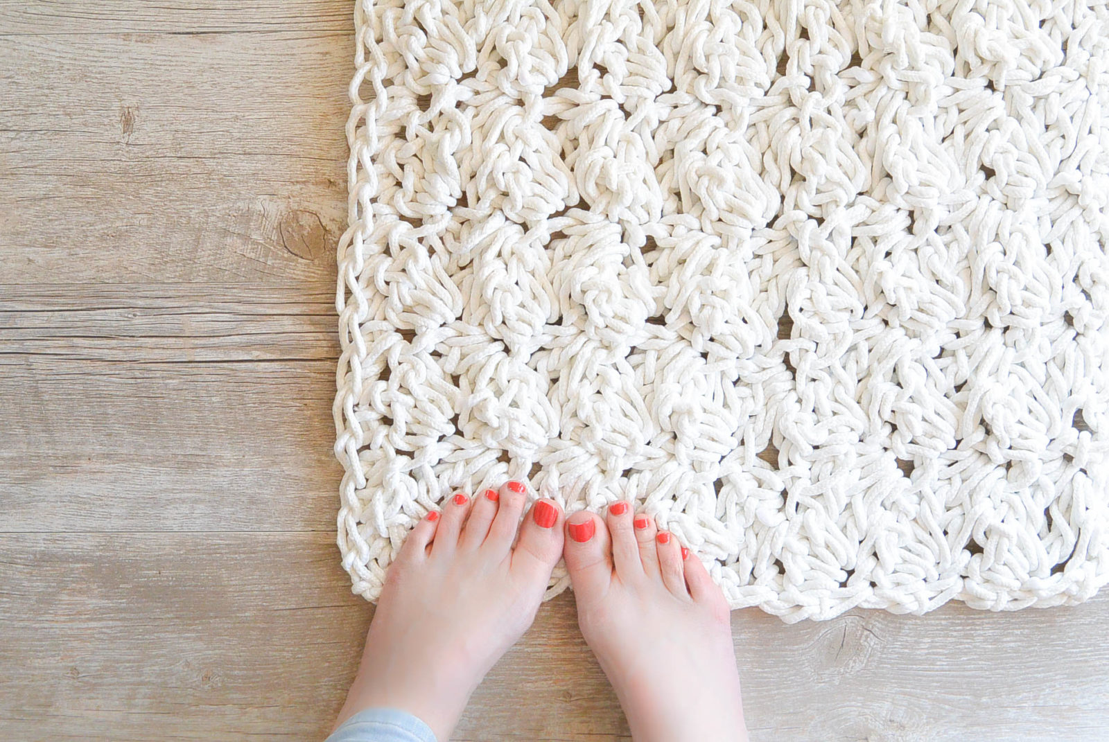 How to Create a Non-Slip Bath Mat from a Cotton Rug  Diy bath mats, Small  bathroom rug, Diy bathroom mat