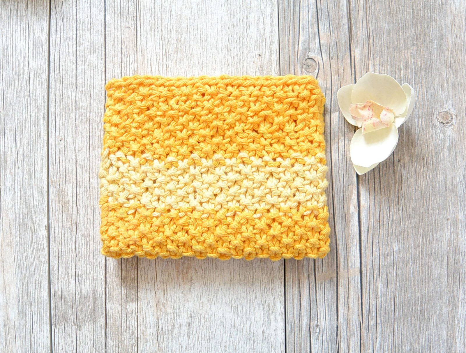 Free & Easy knitted dishcloth pattern for beginners [+video