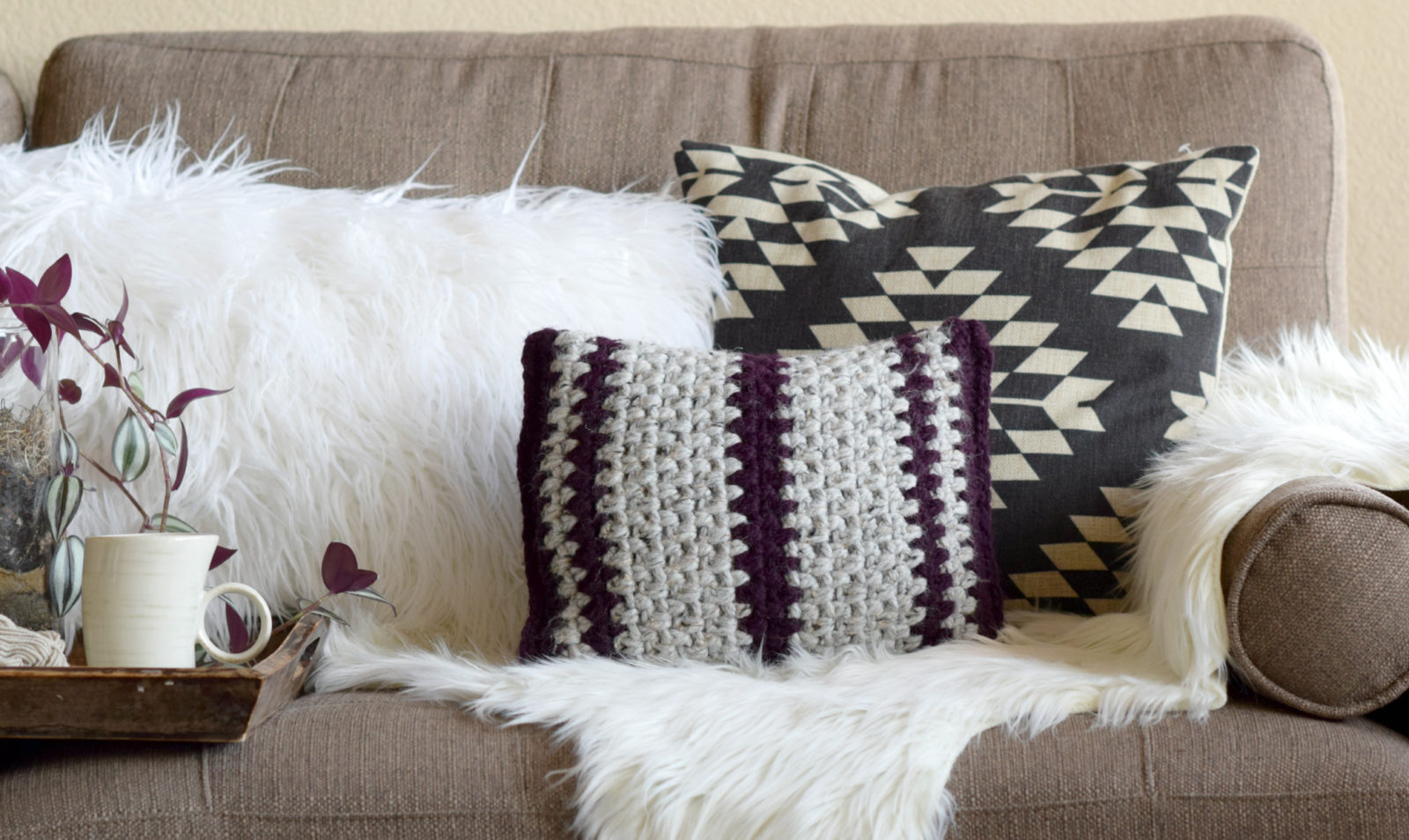 Taos Crochet Throw Pillow & Wool Ease Yarn – Mama In A Stitch