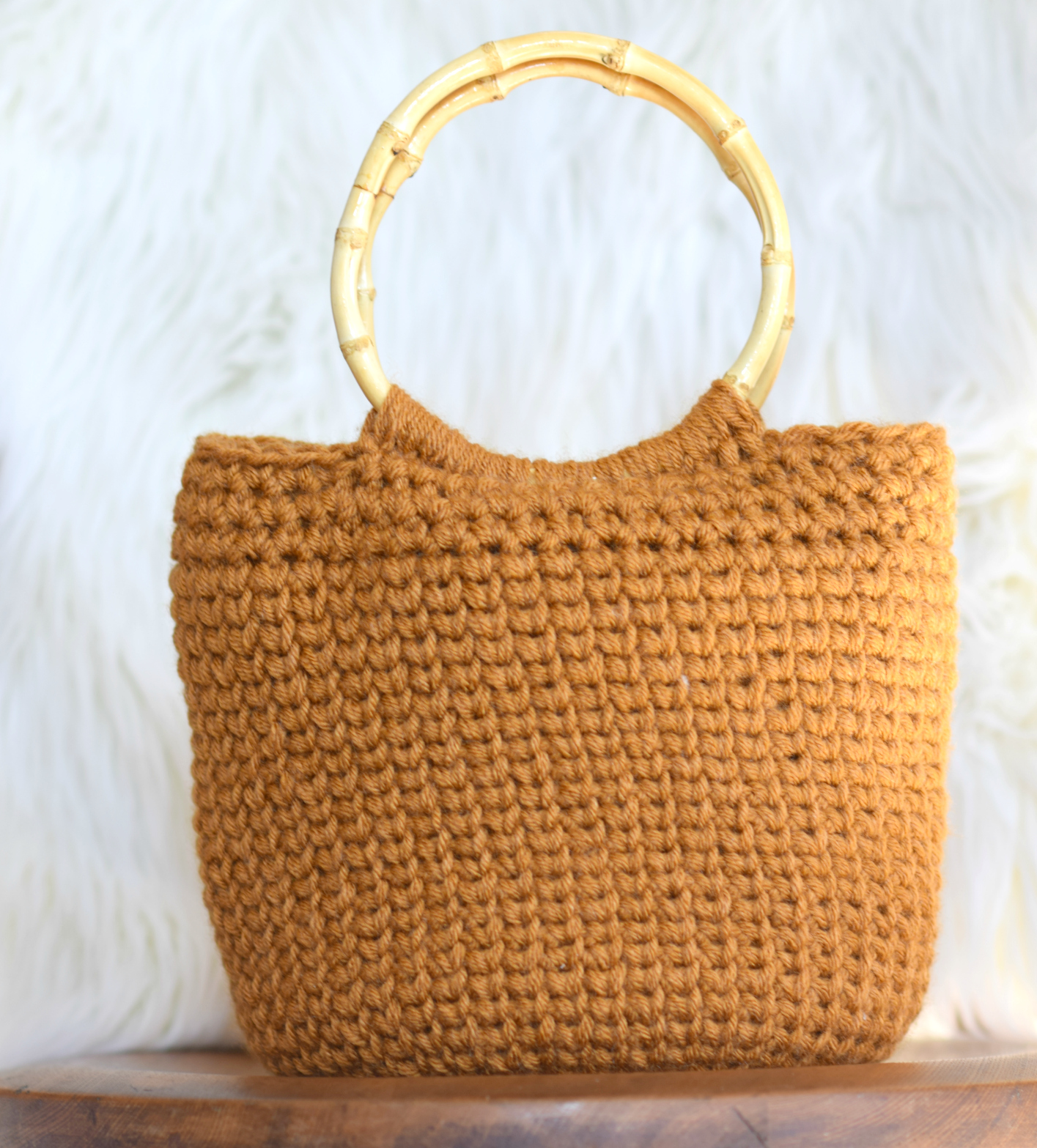 Natural Straw Crochet Bag with Wooden Handle Purse Os / Taupe