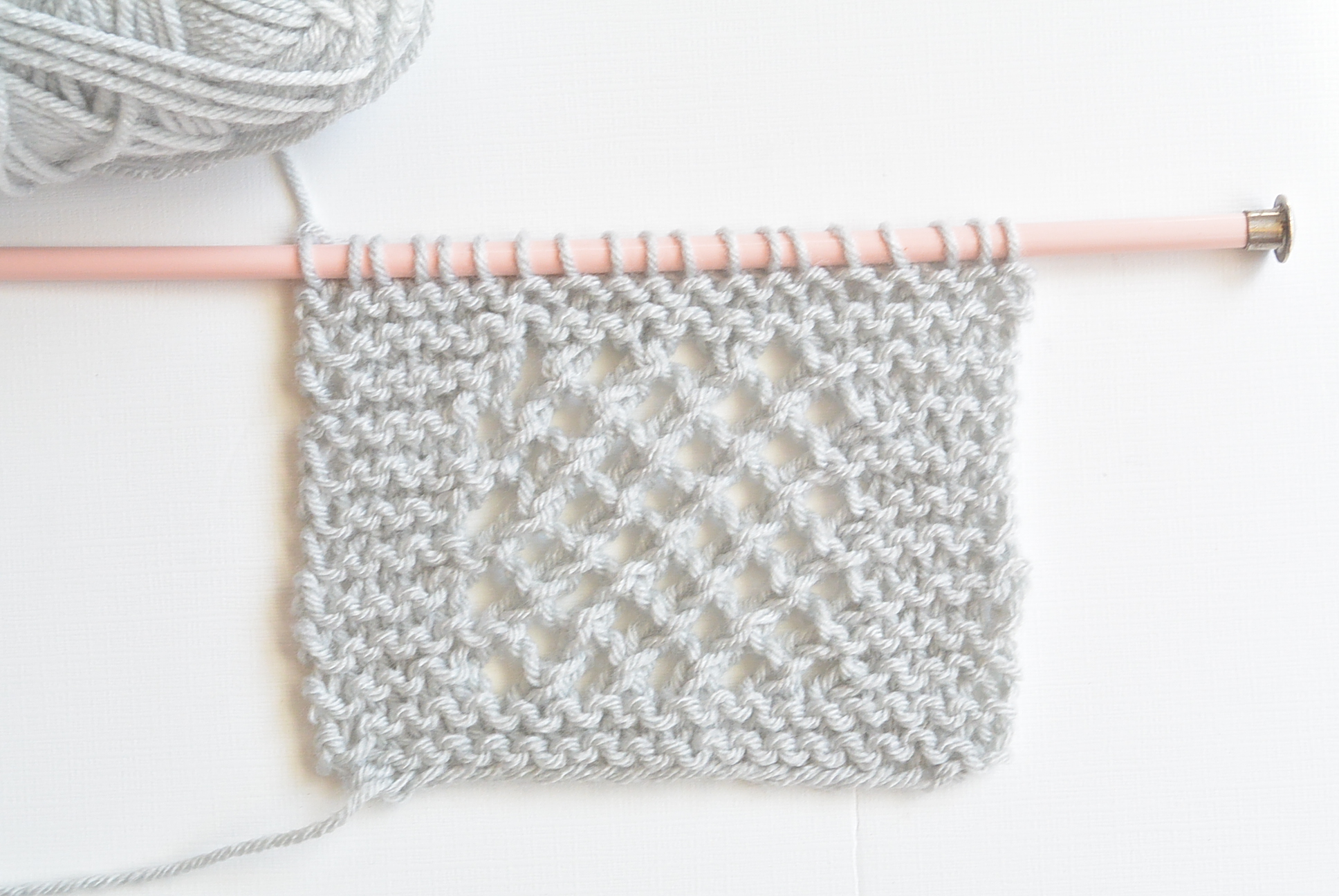 Two-row repeat Mesh stitch knitting pattern (super easy!)