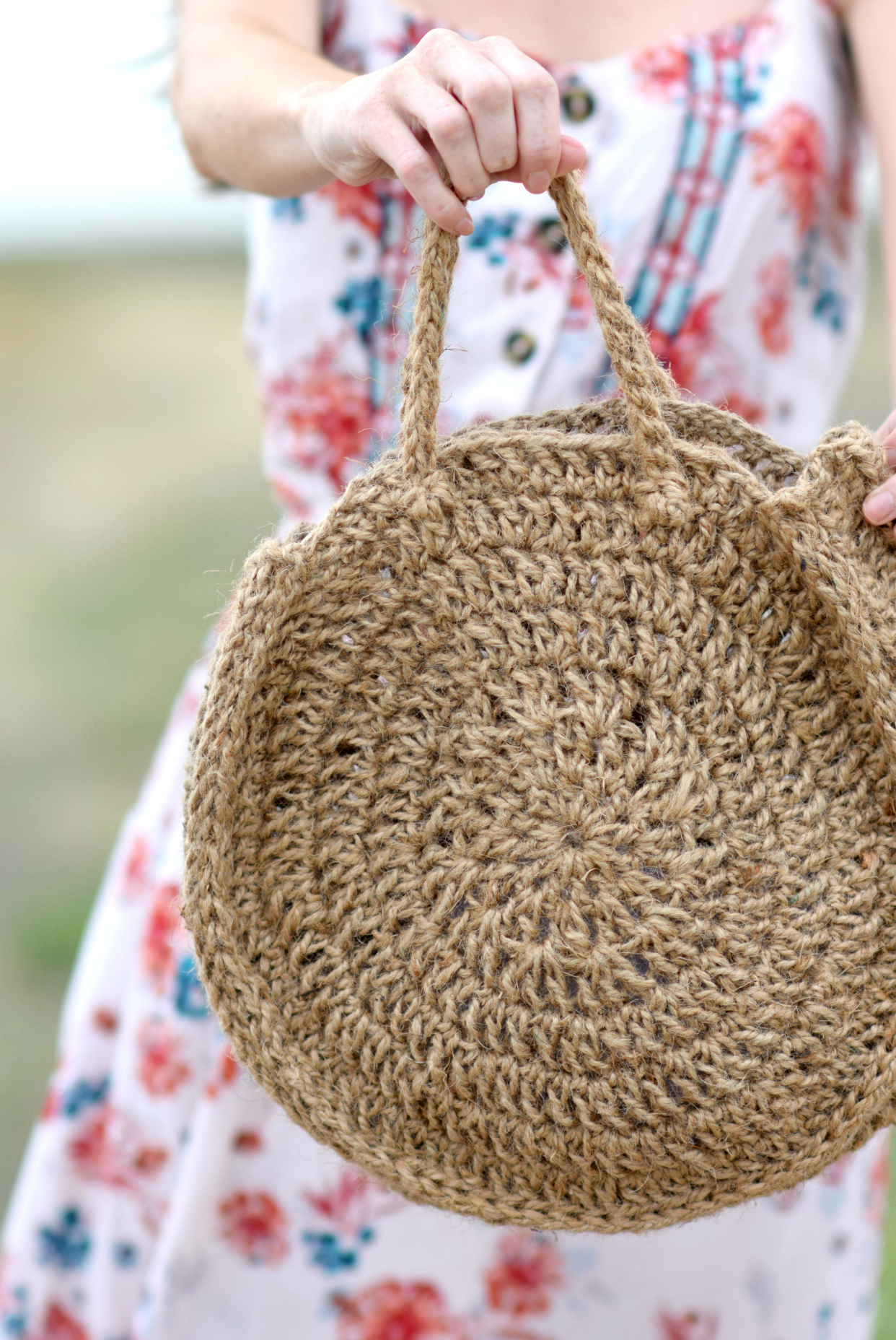 Sand Dollar Circle Bag Crochet Pattern - Hooked on Homemade Happiness
