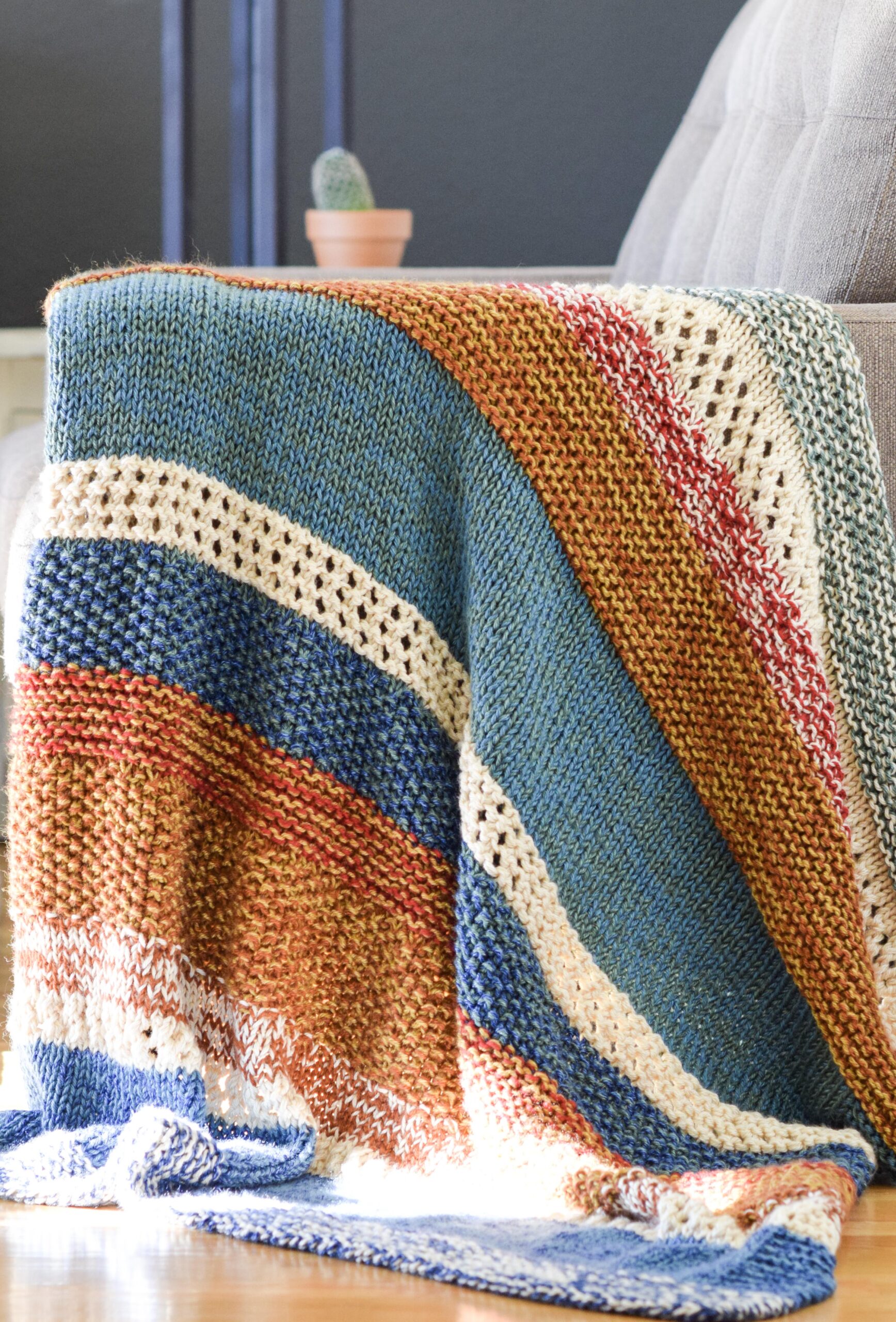 Easy striped crochet blanket - Scrap yarn blanket 